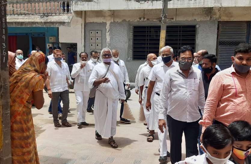 hasan.jpg चातुर्मास में घर-घर धर्म की ज्योति जले: मुनि रमेश कुमार
