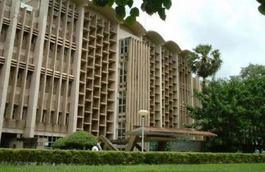 Mumbai News : अगले सेमेस्टर तक ऑनलाइन पढ़ाई, क्लास में छात्र आएंगे न प्रोफेसर