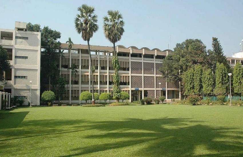 Mumbai News : अगले सेमेस्टर तक ऑनलाइन पढ़ाई, क्लास में छात्र आएंगे न प्रोफेसर