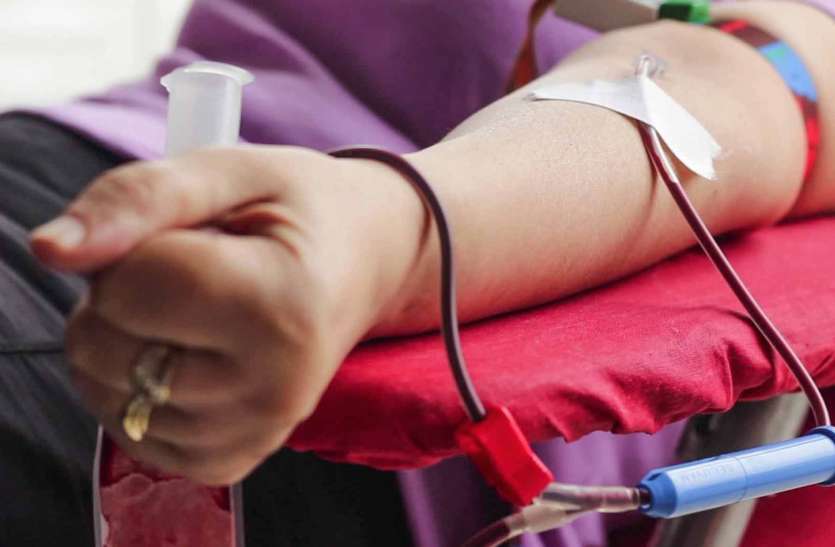 लॉकडाउन के वक्त भी नहीं आई रक्त की कमी जानें कौन सा जिला प्रदेश में रहा रक्तदान में अव्वल
