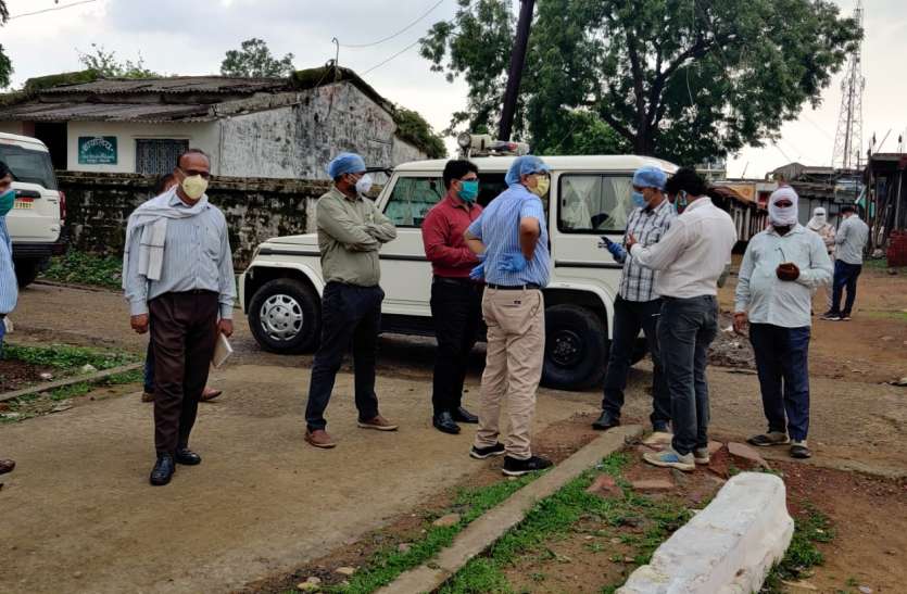 सागर के आरएमपी डॉक्टर ने रायसेन के गांवों में बाटा कोरोना सागर के आरएमपी डॉक्टर ने रायसेन के गांवों में बाटा कोरोना