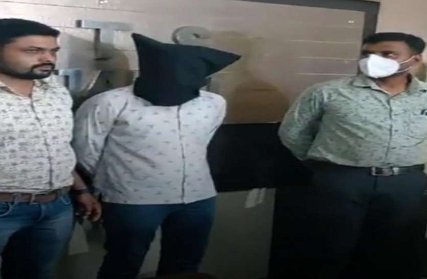 ट्रैक्टरों के पांच चालकों की हत्या कर चुके सीरियल किलर को सूरत से दबोचा ट्रैक्टरों के पांच चालकों की हत्या कर चुके सीरियल किलर को सूरत से दबोचा