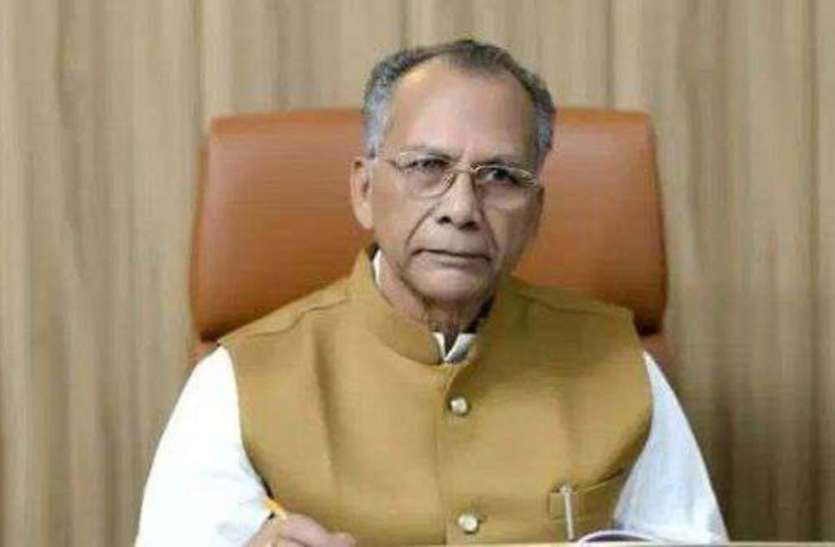 जशपुर एसपी को गृह मंत्री ने लगाई फटकार, एसपी से कहा रायपुर से टीम भेजू क्या जशपुर एसपी को गृह मंत्री ने लगाई फटकार, एसपी से कहा रायपुर से टीम भेजू क्या