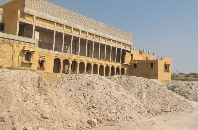 अटके हुए कार्य को पूरा करवाने पर खर्च होंगे 16 करोड़ अटके हुए कार्य को पूरा करवाने पर खर्च होंगे 16 करोड़