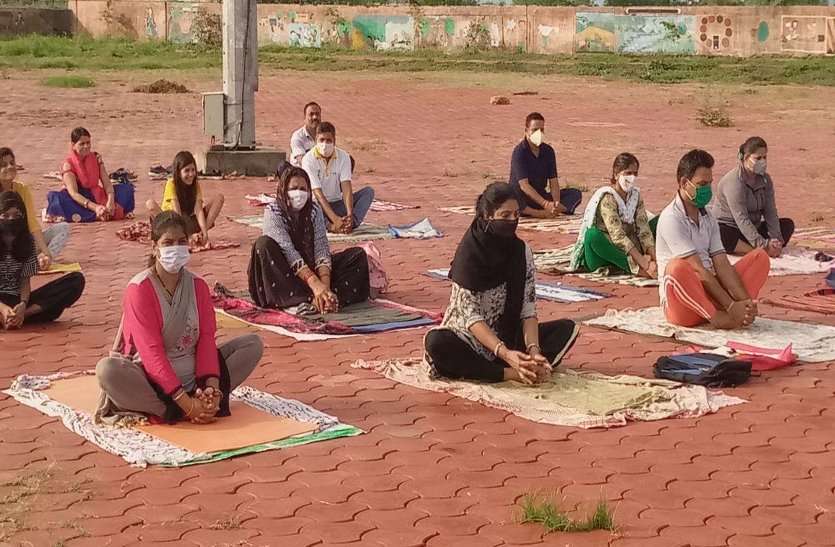 कोरोना ने सेहत के प्रति किया सजग, देर तक सोने वाले करने लगे मॉर्निंग वॉक कोरोना ने सेहत के प्रति किया सजग, देर तक सोने वाले करने लगे मॉर्निंग वॉक