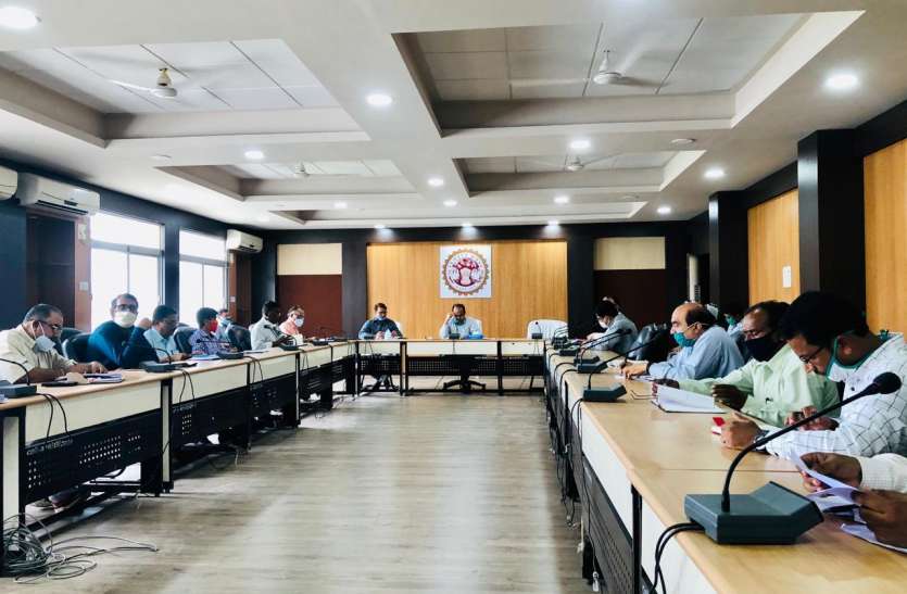 Build up India: Collector angry over skill mapping of 20 percent worke Build up India: Collector angry over skill mapping of 20 percent workers, instructed to employ workers