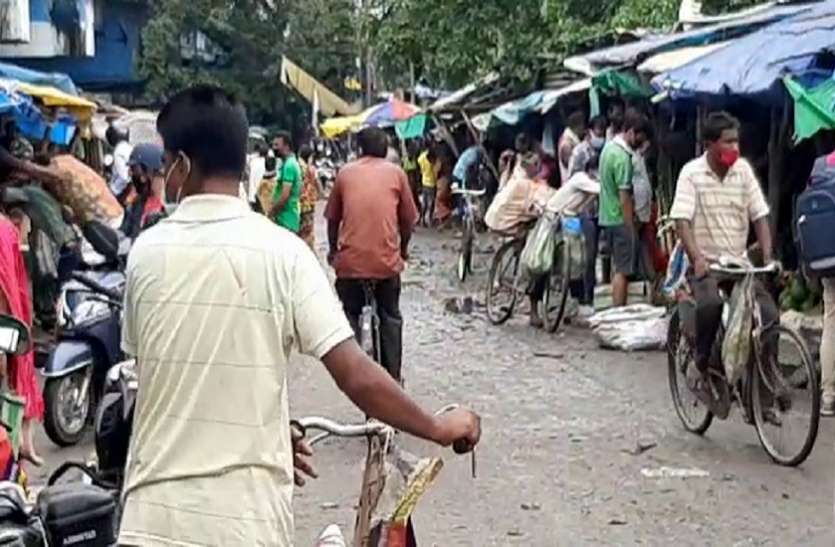 कोविड-19 : सिलीगुड़ी के कई बाजार सोमवार से बंद रहेंगे कोविड-19 : सिलीगुड़ी के कई बाजार सोमवार से बंद रहेंगे