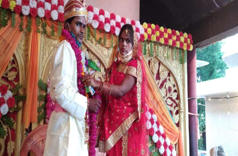 दुर्गा मंदिर 64वां कल्याण मंडप ने कराया कन्या विवाह दुर्गा मंदिर 64वां कल्याण मंडप ने कराया कन्या विवाह