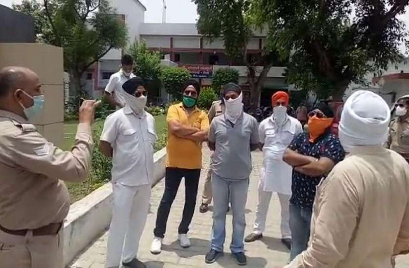 meerut.jpg भाजपा नेता के बेटे पर सिख युवक से मारपीट और पगड़ी खोलने के आरोप, सीएम योगी से शिकायत