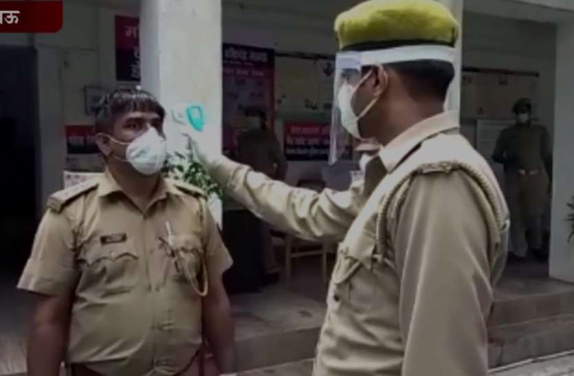 यूपी में आधे से ज्यादा कोरोना के शिकार 21-40 आयु के लोग,आंकड़ों में भी आ चुकी है रफ्तार यूपी में आधे से ज्यादा कोरोना के शिकार 21-40 आयु के लोग,आंकड़ों में भी आ चुकी है रफ्तार