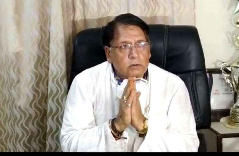 कांग्रेस के पूर्व मंत्री बोले, सांसद प्रज्ञा ठाकुर साध्वी नहीं हैं वो साध्वी होने का करती हैं ढोंग कांग्रेस के पूर्व मंत्री बोले, सांसद प्रज्ञा ठाकुर साध्वी नहीं हैं वो साध्वी होने का करती हैं ढोंग