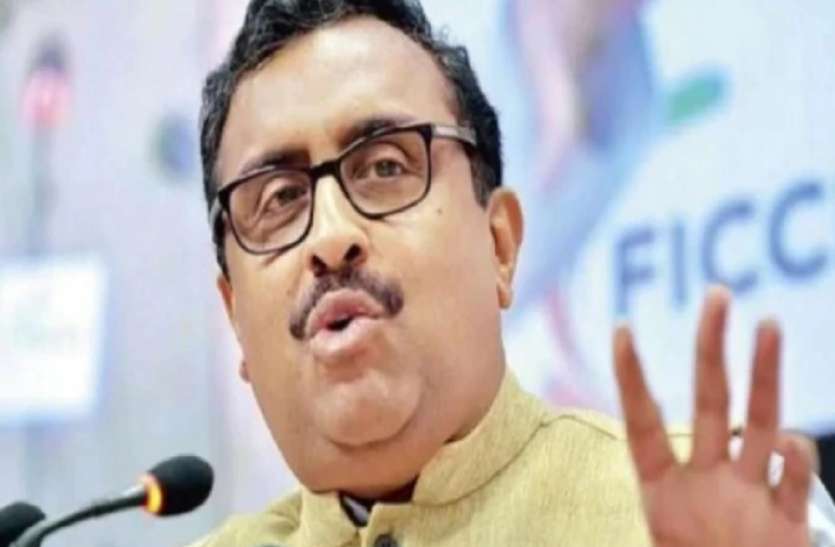 विपक्ष के बयानों से सेना का मनोबल हो रहा कमजोर : राम माधव विपक्ष के बयानों से सेना का मनोबल हो रहा कमजोर : राम माधव