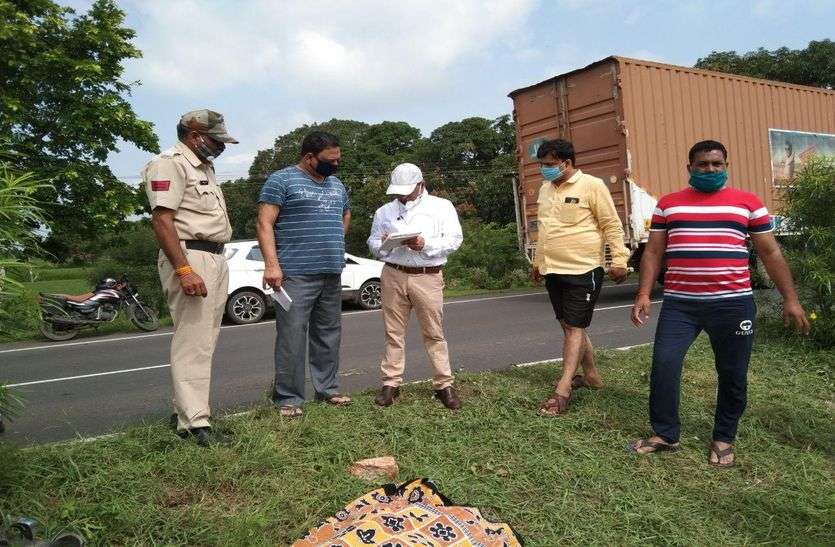 सोश्यल मीडिया पर फोटो देख बिलख उठी बहन सोश्यल मीडिया पर फोटो देख बिलख उठी बहन
