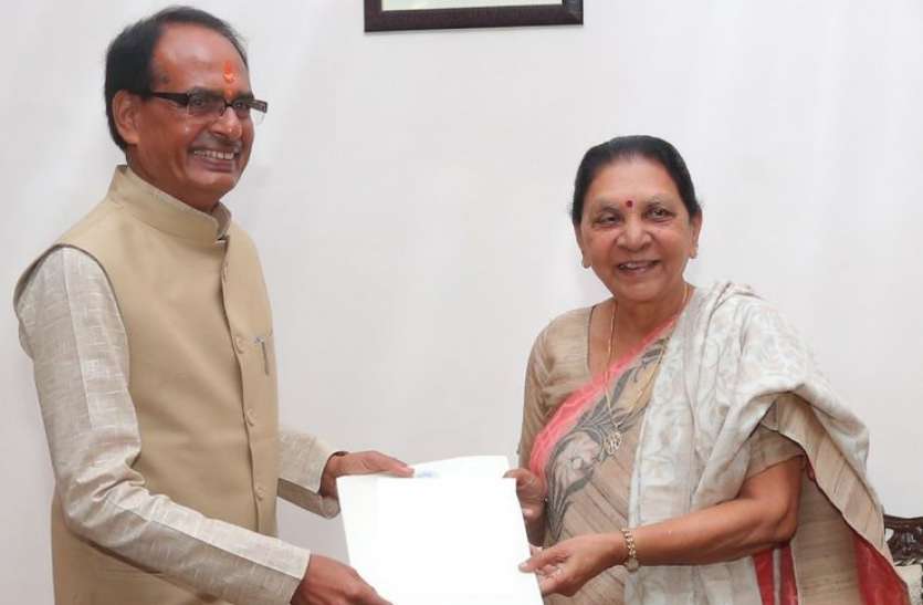 shivraj.jpg राज्यपाल आनंदीबेन को दिया मप्र का प्रभार, दिल्ली में शिवराज कर रहे हैं मोदी, शाह और नड्डा से चर्चा