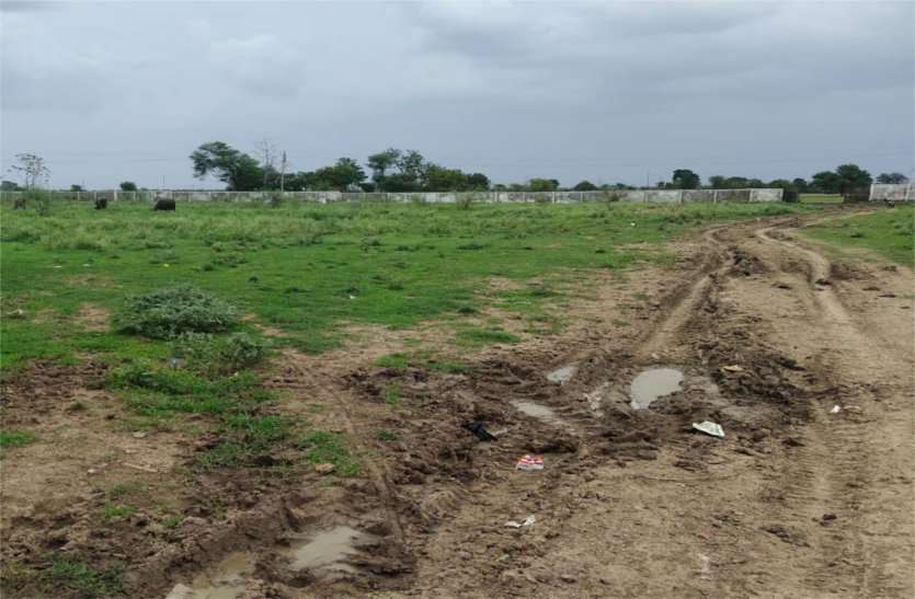 The stadium is named only सिर्फ नाम का है स्टेडियम, आज तक नहीं मिला खिलाड़ियों को लाभ