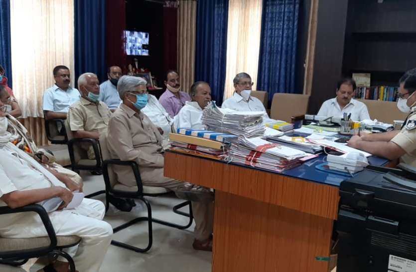 विदिशा को भय और गुण्डा तत्वों से मुक्त वातावरण चाहिए-सिलाकारी विदिशा को भय और गुण्डा तत्वों से मुक्त वातावरण चाहिए-सिलाकारी
