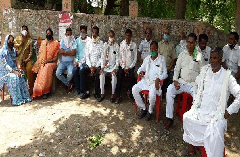 , पेट्रोल-डीजल के दामों में बढ़ोतरी के विरोध में कांग्रेस का विरोध प्रदर्शन
