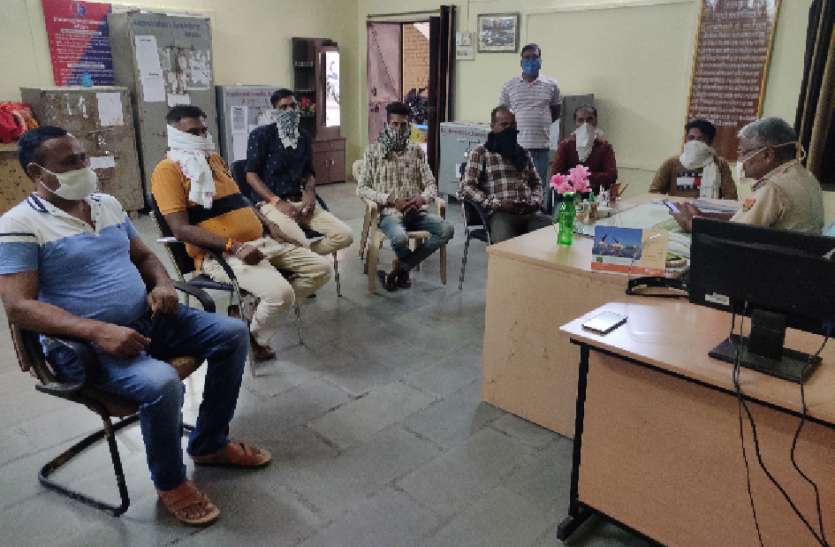 ऑनलाइन ठगी को लेकर किया सावचेत, लोन देने के झांसे में नहीं आए लोग ऑनलाइन ठगी को लेकर किया सावचेत, लोन देने के झांसे में नहीं आए लोग