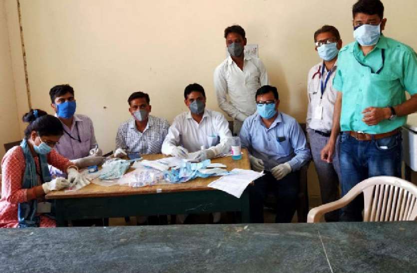 नैनवां सीएचसी में 84 लोगों के सेम्पल लिए नैनवां सीएचसी में 84 लोगों के सेम्पल लिए