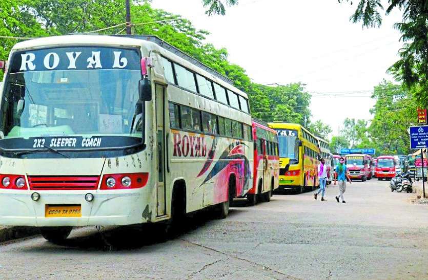 , बसों के पहिए लॉक होने से करीब 20 लाख यात्रियों की जिंदगी थमी