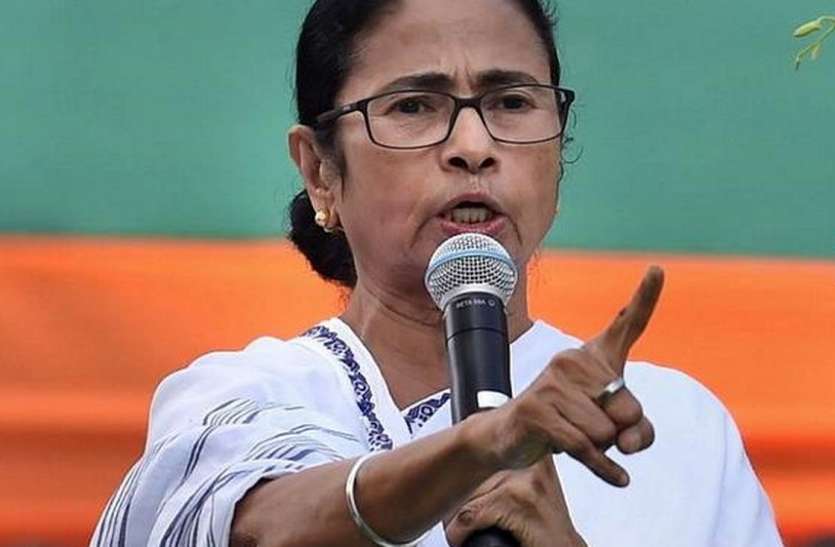 बंगाल की सीएम ममता ने पीएम मोदी के नहले पर इस तरह मारा टेक्का बंगाल की सीएम ममता ने पीएम मोदी के नहले पर इस तरह मारा टेक्का