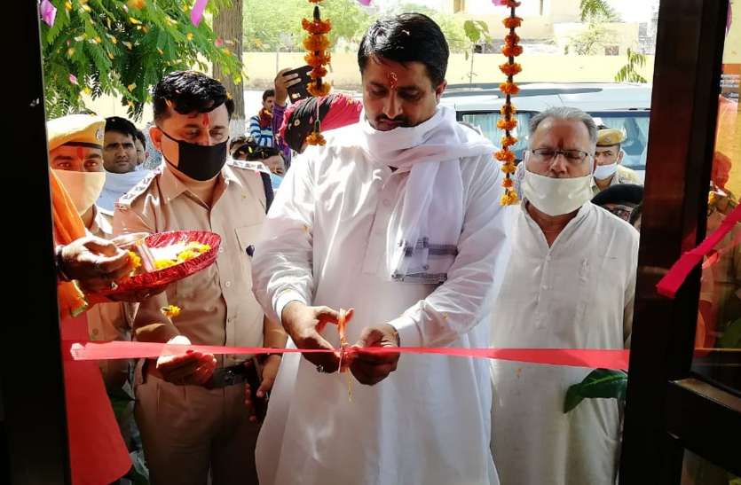 सरकार आमजन के हितों को ध्यान में रखकर कर रही है कार्य : मंत्री सरकार आमजन के हितों को ध्यान में रखकर कर रही है कार्य : मंत्री