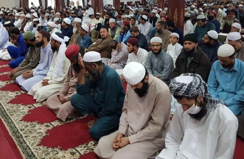 namaz China की कंपनियों ने पाकिस्तानी कर्मचारियों को अपने ही देश में नमाज अदा करने से रोका