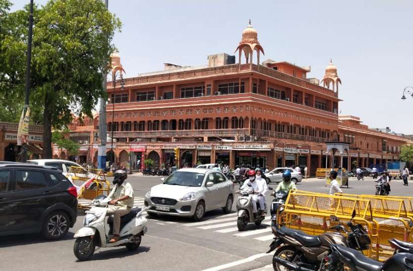 7 थाना इलाकों में लगाया कर्फ्यू 7 थाना इलाकों में लगाया कर्फ्यू