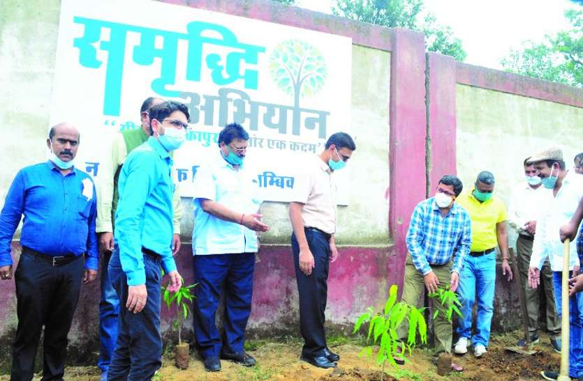 अंबिकापुर शहर की हरियाली बढ़ाने रोपे जाएंगे 1 लाख पौधे, ग्रीन आर्मी करेगी निगरानी अंबिकापुर शहर की हरियाली बढ़ाने रोपे जाएंगे 1 लाख पौधे, ग्रीन आर्मी करेगी निगरानी