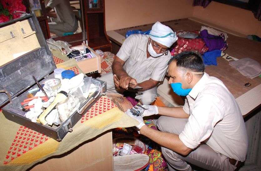 पुत्रवधू ने रिश्ते में मामा के साथ मिलकर खुद के घर में करवाई लूट पुत्रवधू ने रिश्ते में मामा के साथ मिलकर खुद के घर में करवाई लूट