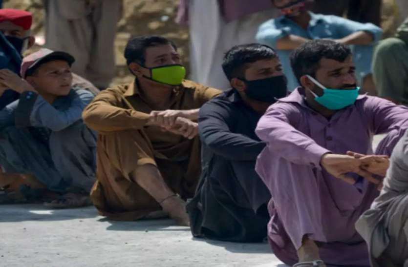 Converted to Islam Forcefully In Sindh Pakistan के सिंध प्रांत में 102 हिंदुओं का जबरन धर्म परिवर्तन कराया, घरों के साथ मंदिर में तोड़फोड़