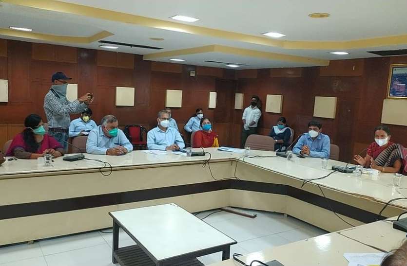 हीरा उद्योगों को सावधानी बरतने की जरूरत- जयंति रवि हीरा उद्योगों को सावधानी बरतने की जरूरत- जयंति रवि