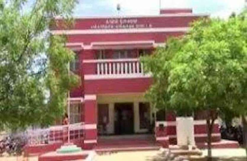 30 cops transferred 10 days after custodial deaths तमिलनाडु: पिता-पुत्र की हिरासत मामले में पूरा थाना निलंबित
