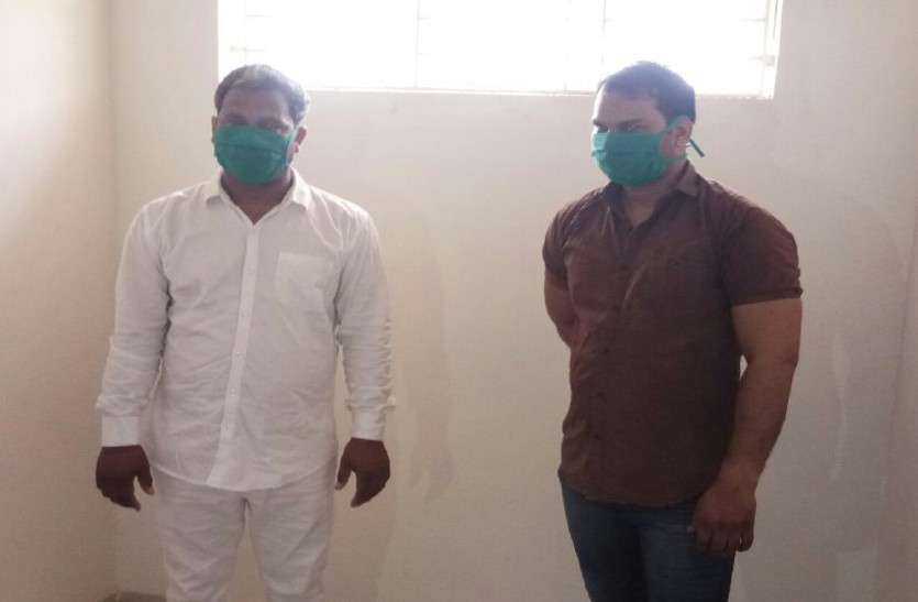 कांग्रेस नेता के फ्लैट पर युवती से बलात्कार करते पकड़ा दलित नेता कांग्रेस नेता के फ्लैट पर युवती से बलात्कार करते पकड़ा दलित नेता