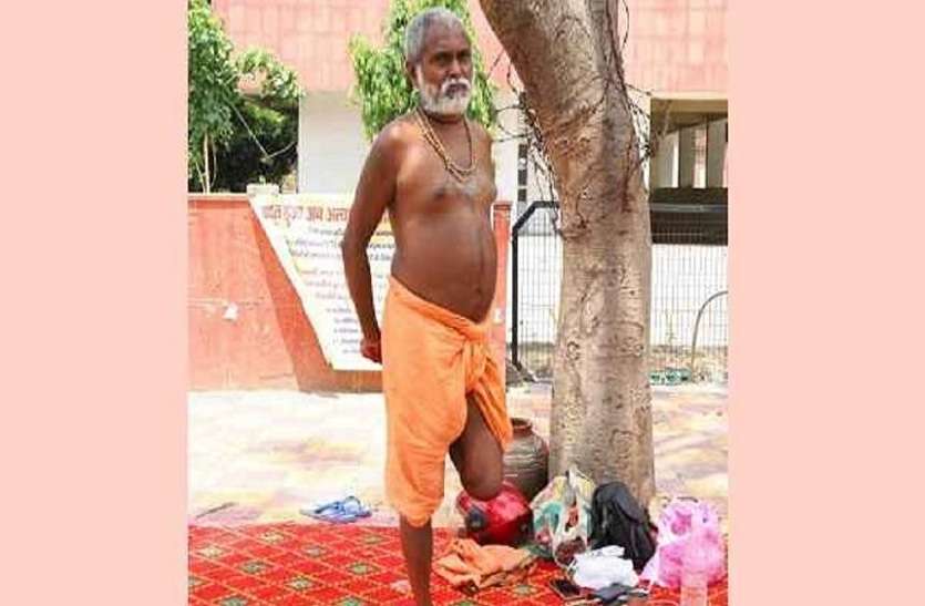 हरियाणा भाजपा सरकार के गले की हड्डी बन गया है यह बाबा हरियाणा भाजपा सरकार के गले की हड्डी बन गया है यह बाबा
