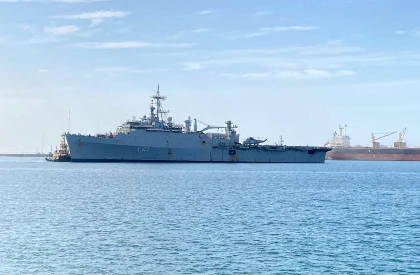 INS Jalashwa brings back 687 stranded Indians from Iran ऑपरेशन समुद्र सेतु: ईरान में फंसे 687 भारतीयों को लेकर तमिलनाडु पहुंचा आइएनएस जलाश्व