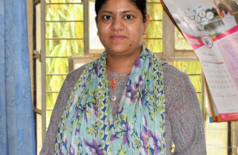 doctor.jpg Doctor's Day : 7 माह की गर्भवती महिला चिकित्सक निभा रही ड्यूूूटी का फर्ज