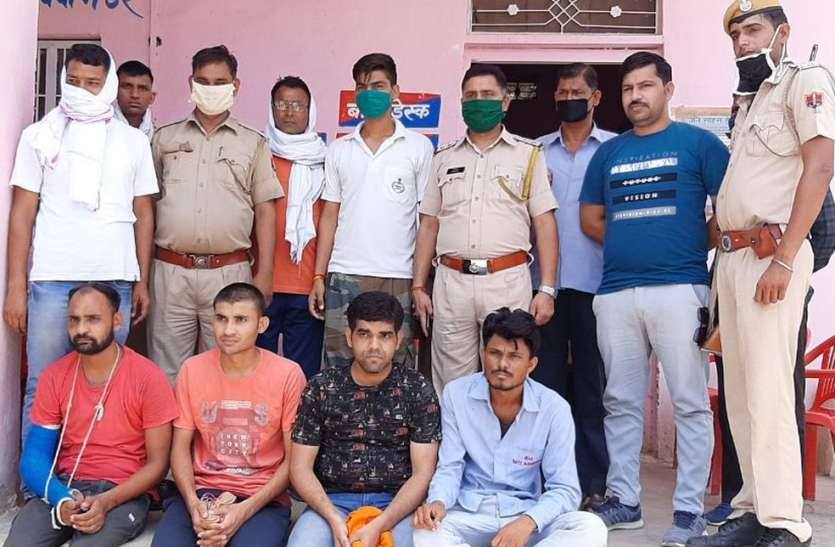 हाईवे पर दुर्घटना का बहाना बना रुकवाते वाहन, फिर लूटते नकदी-सामान हाईवे पर दुर्घटना का बहाना बना रुकवाते वाहन, फिर लूटते नकदी-सामान