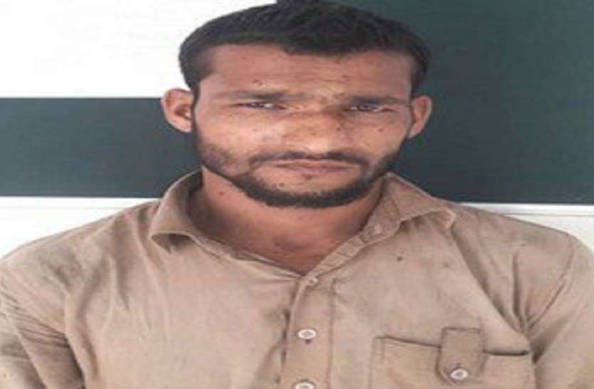 saharanpur.jpg यूपी: पुलिस काे चकमा देकर शातिर फरार, पुलिसकर्मियों के हाथ में रह गई हथकड़ी