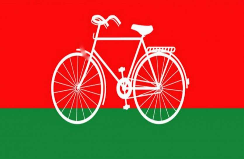 पेट्रोल-डीजल के दाम में वृद्धि के विरोध में साइकिल से डीएम कार्यालय सपा के ये नेता पेट्रोल-डीजल के दाम में वृद्धि के विरोध में साइकिल से डीएम कार्यालय सपा के ये नेता