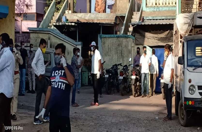 कोरोना का हॉटस्पॉट बन रहा वापी कोरोना का हॉटस्पॉट बन रहा वापी