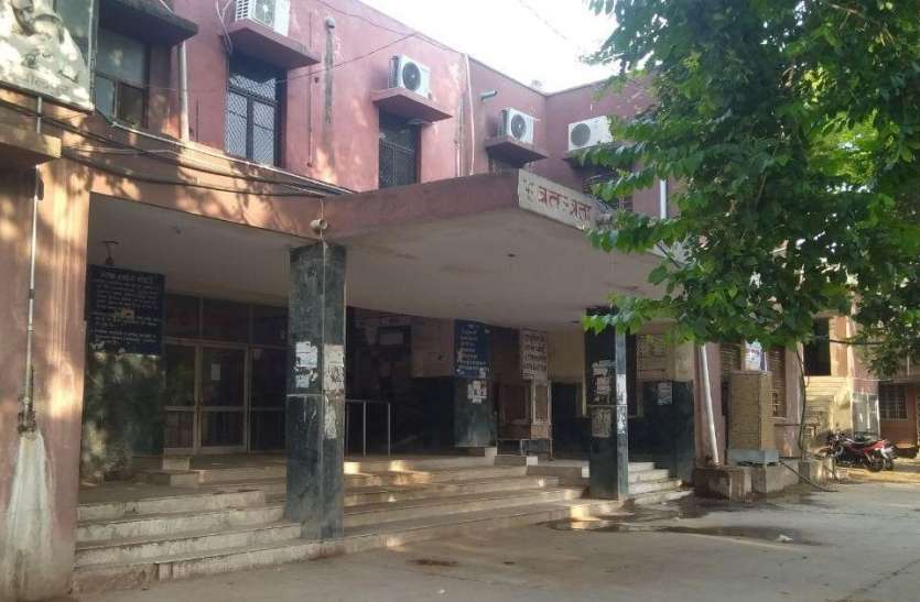 Hospital corona free, yet the number of normal patients is not increasing अस्पताल कोरोना मुक्त, फिर भी नहीं बढ़ रहा सामान्य मरीजों का आंकड़ा
