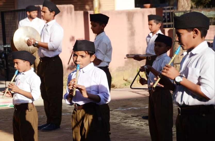 प्रवासी श्रमिकों से संपर्क साधा रहा है संघ, रोजगार पर भी चर्चा प्रवासी श्रमिकों से संपर्क साधा रहा है संघ, रोजगार पर भी चर्चा