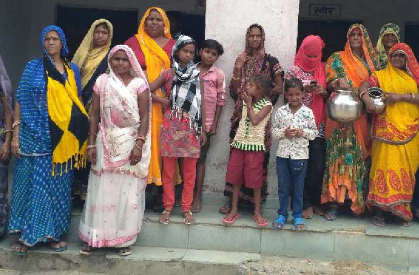 48 से 72 घंटों में हो रही जलापूर्ति, बूंदी में पानी के लिए मची त्राही-त्राही 48 से 72 घंटों में हो रही जलापूर्ति, बूंदी में पानी के लिए मची त्राही-त्राही