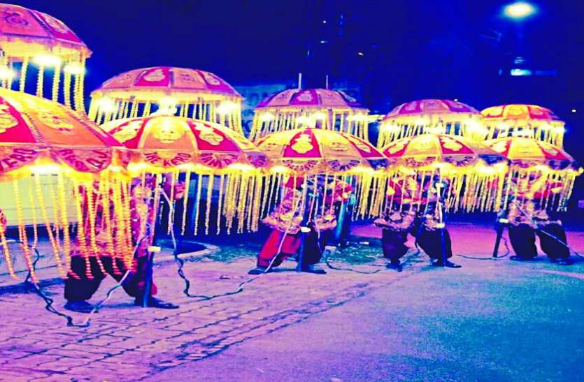 101 दिन में बैंड, घोड़ी, लाइटिंग और डीजे वालों को 10 करोड़ का झटका 101 दिन में बैंड, घोड़ी, लाइटिंग और डीजे वालों को 10 करोड़ का झटका