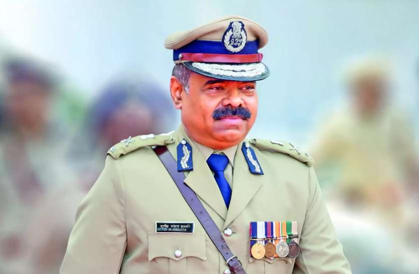 DGP डीएम अवस्थी DGP डीएम अवस्थी हुए हाईकोर्ट में पेश,स्टेट बार काउंसिल की पूर्व सचिव की गिरफ्तारी पर स्वीकारी गलती