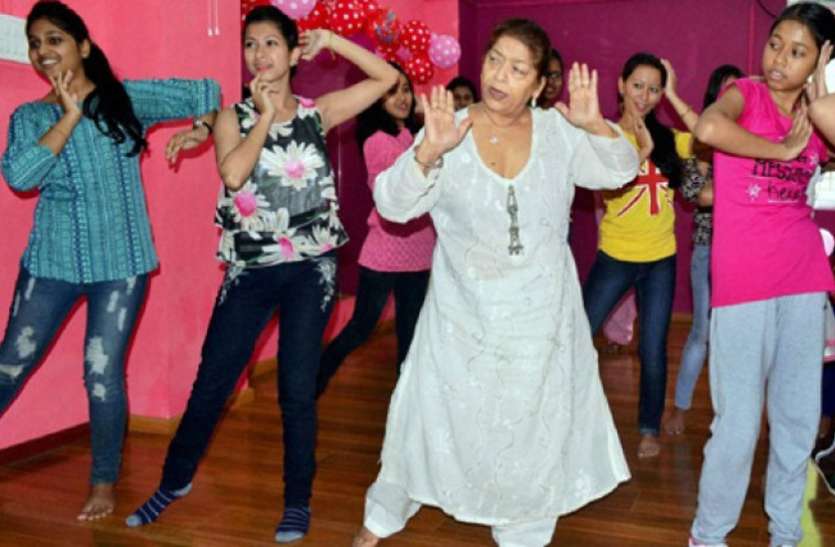 saroj-khan-partapur.jpg Saroj Khan का यूपी के इस शहर से था गहरा नाता, कहती थीं.. यहां के युवाओं में है गजब का उत्साह