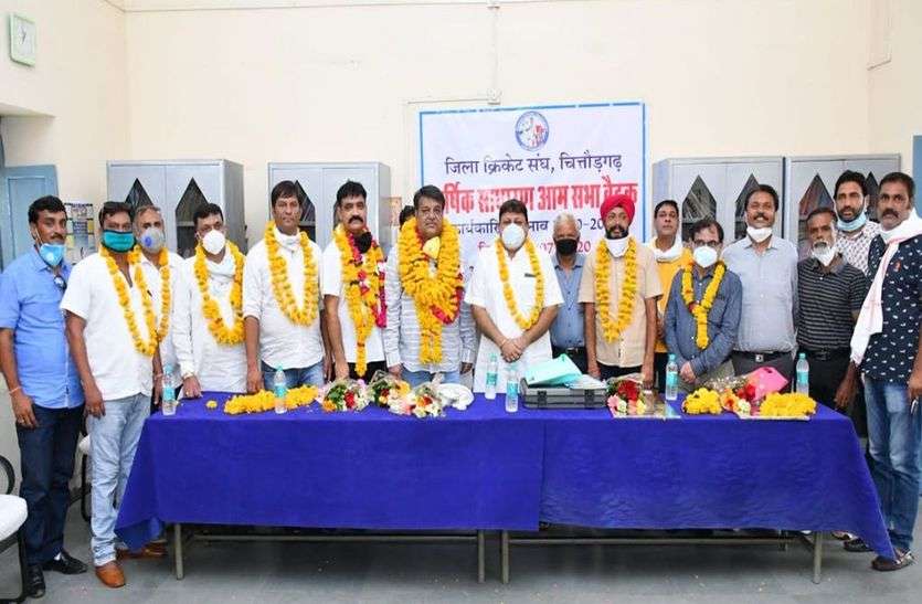 क्रिकेट संघ के चुनाव तो हो गए लेकिन नहीं बदले टीम चेहरे क्रिकेट संघ के चुनाव तो हो गए लेकिन नहीं बदले टीम चेहरे