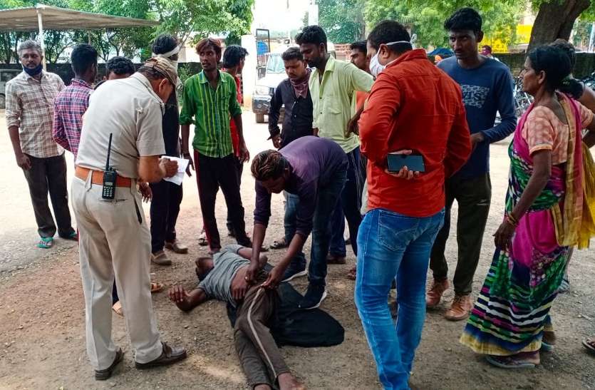 When the family brought a man named Mathura to the police station युवक के साथ मारपीट के बाद मचा बवाल