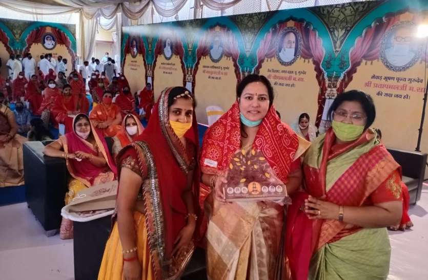 साध्वी डॉ. कुमुदलता का श्रीरंगपïट्टण में चातुर्मास प्रवेश साध्वी डॉ. कुमुदलता का श्रीरंगपट्टण में चातुर्मास प्रवेश